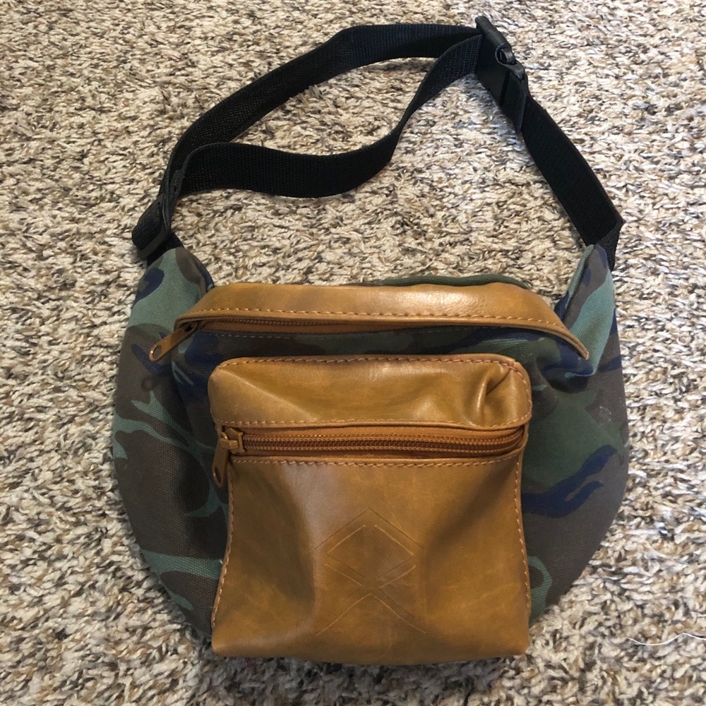Fanny pack